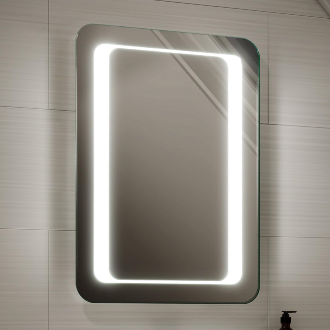iBathUK Halo Illuminated LED Bathroom Mirror, Battery Powered Modern Wall Mirror, Soft Rectangle Shape with Round Edge, 500x700mm
